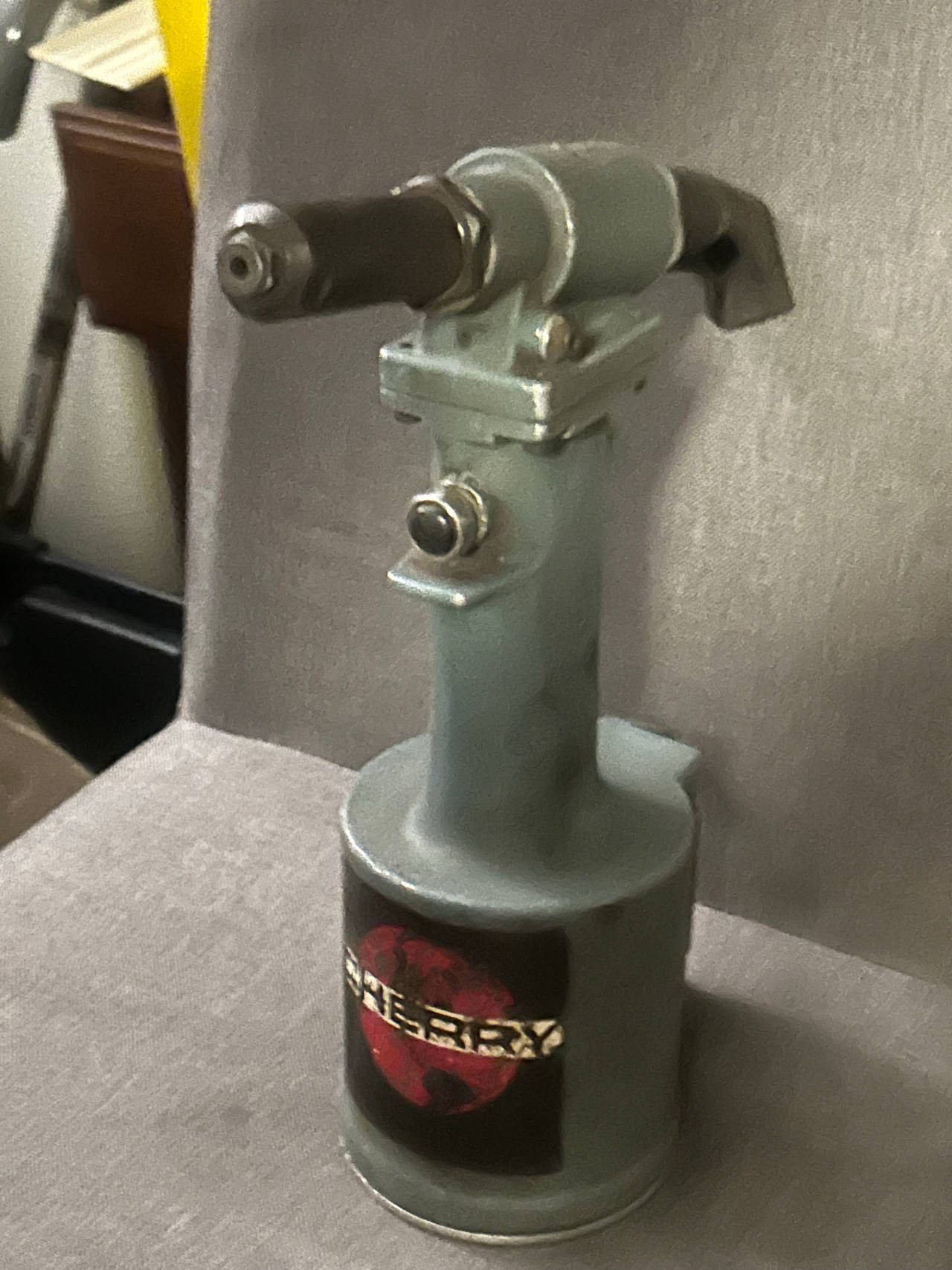 Cherry Rivet Gun