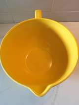 Gourmet Art Bee Hive Yellow Melamine Mixing Bowl - Image 2