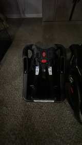 Baby Trend Infant Car Seat with Base - Image 2