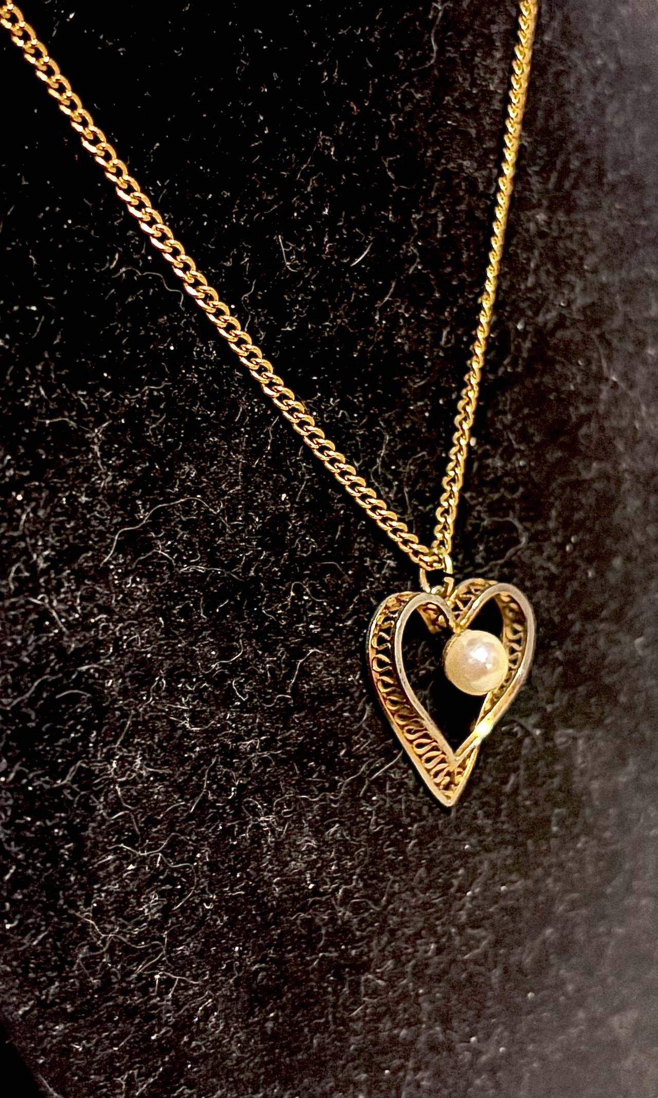 Vintage Gold Tone Heart Pendant With Faux Pearl on 15 Inch Gold Tone Chain