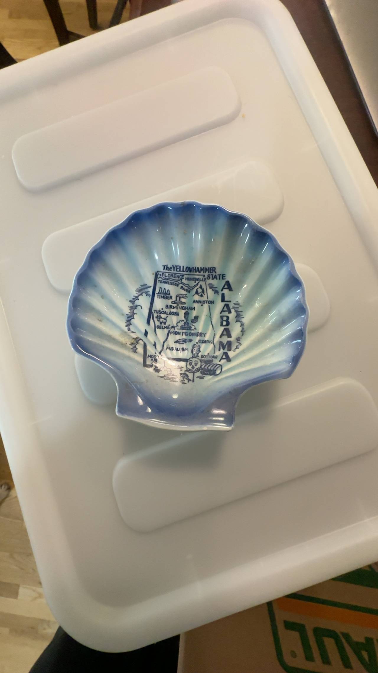 Vintage Ceramic Seashell Ash Tray