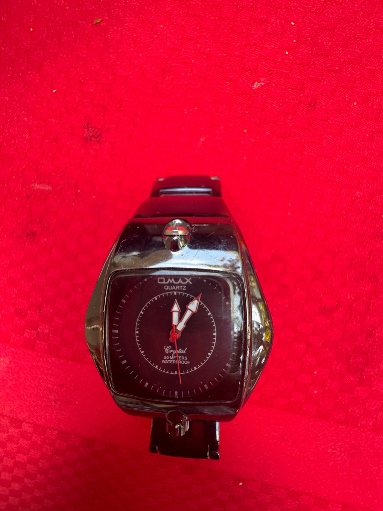 Omax Quartz Wristwatch