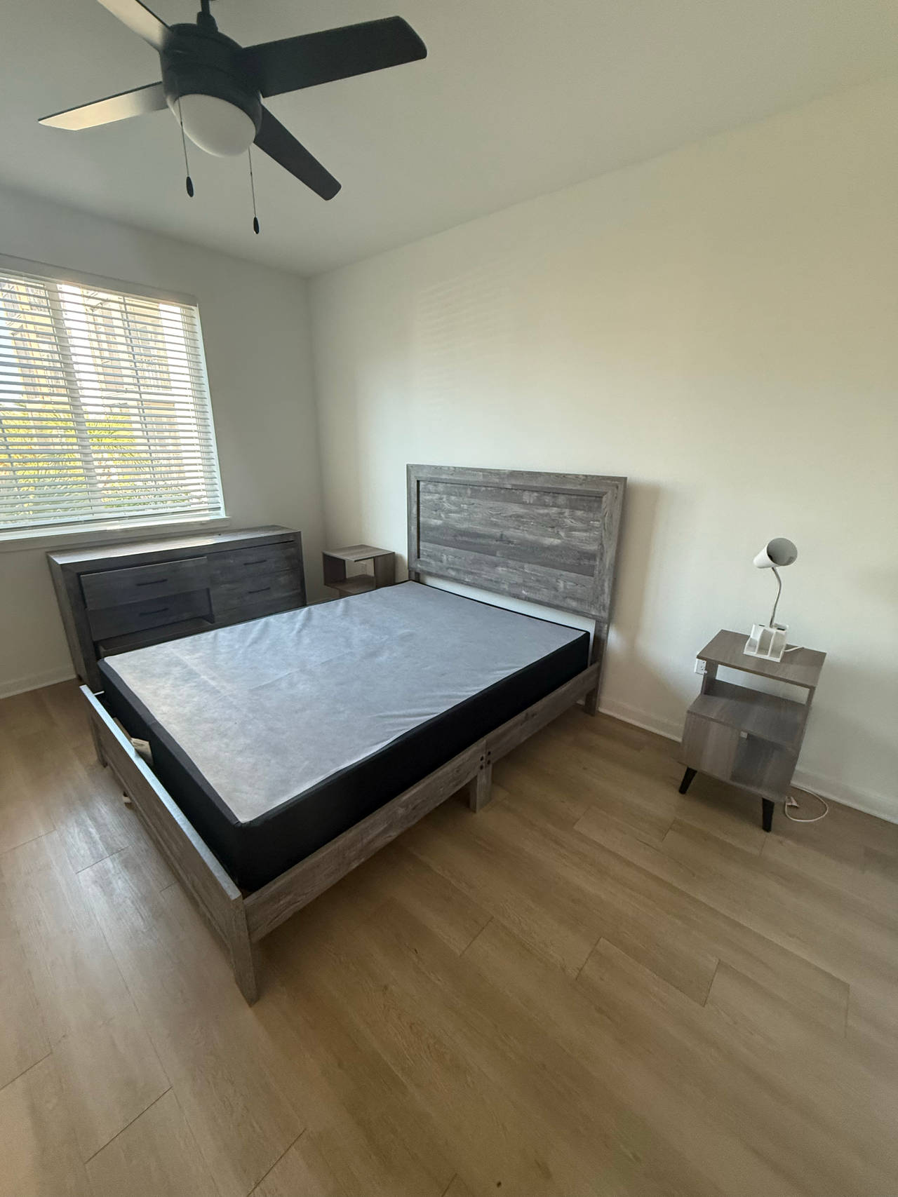 Modern Furniture Bedroom Set