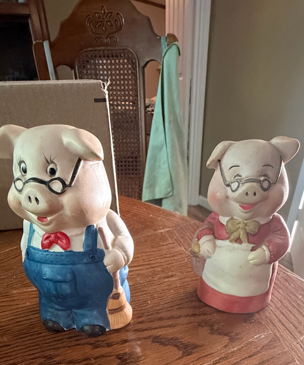 Vintage Ceramic Grandma and Grandpa Pig Figurines