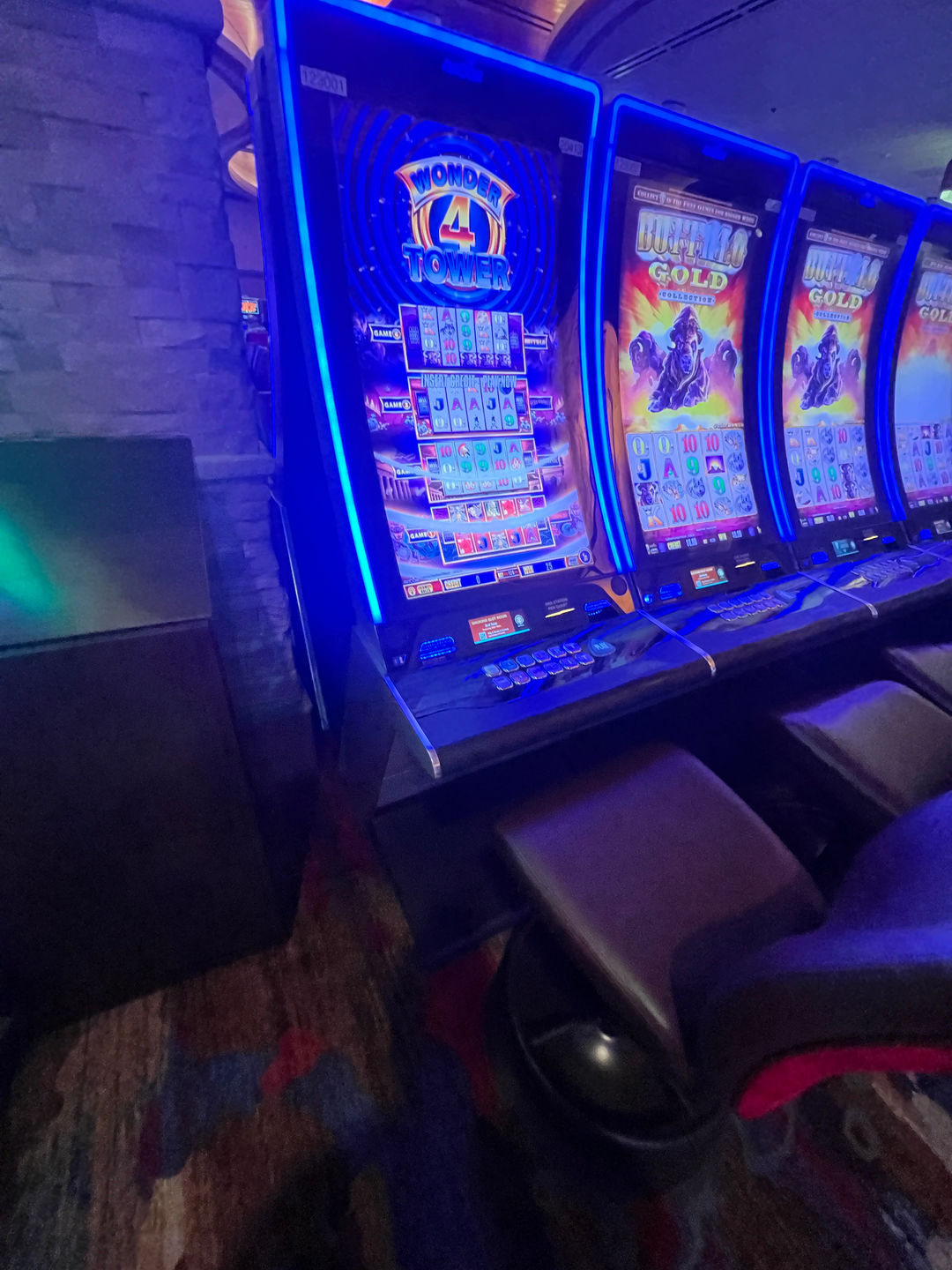 Wonder 4 Tower Slot Machine