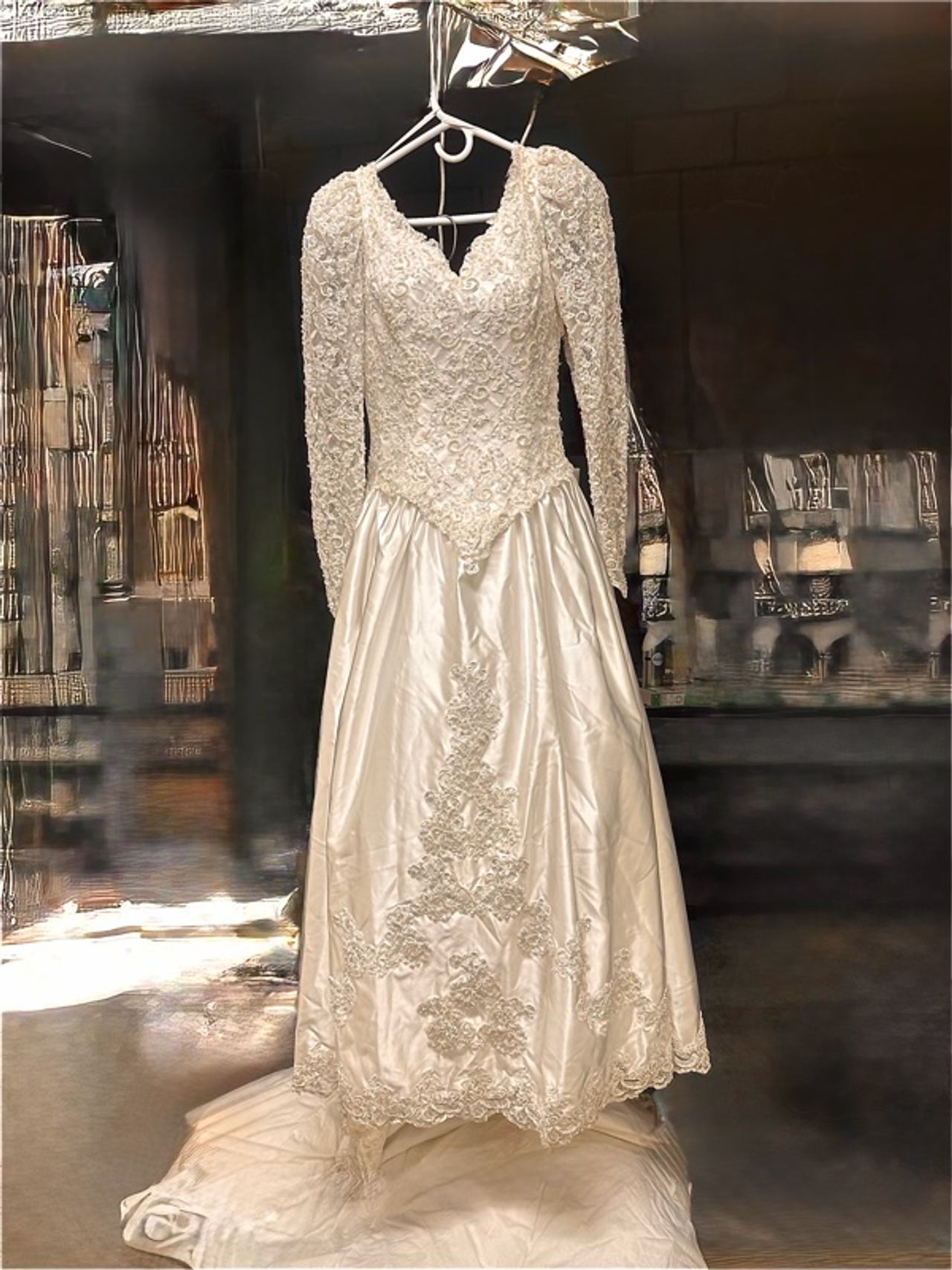 Vintage White Pearl Beaded Lace Wedding Dress