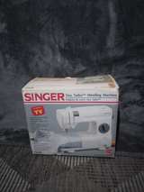 Singer Tiny Tailor TT600 Mending Machine - Image 2