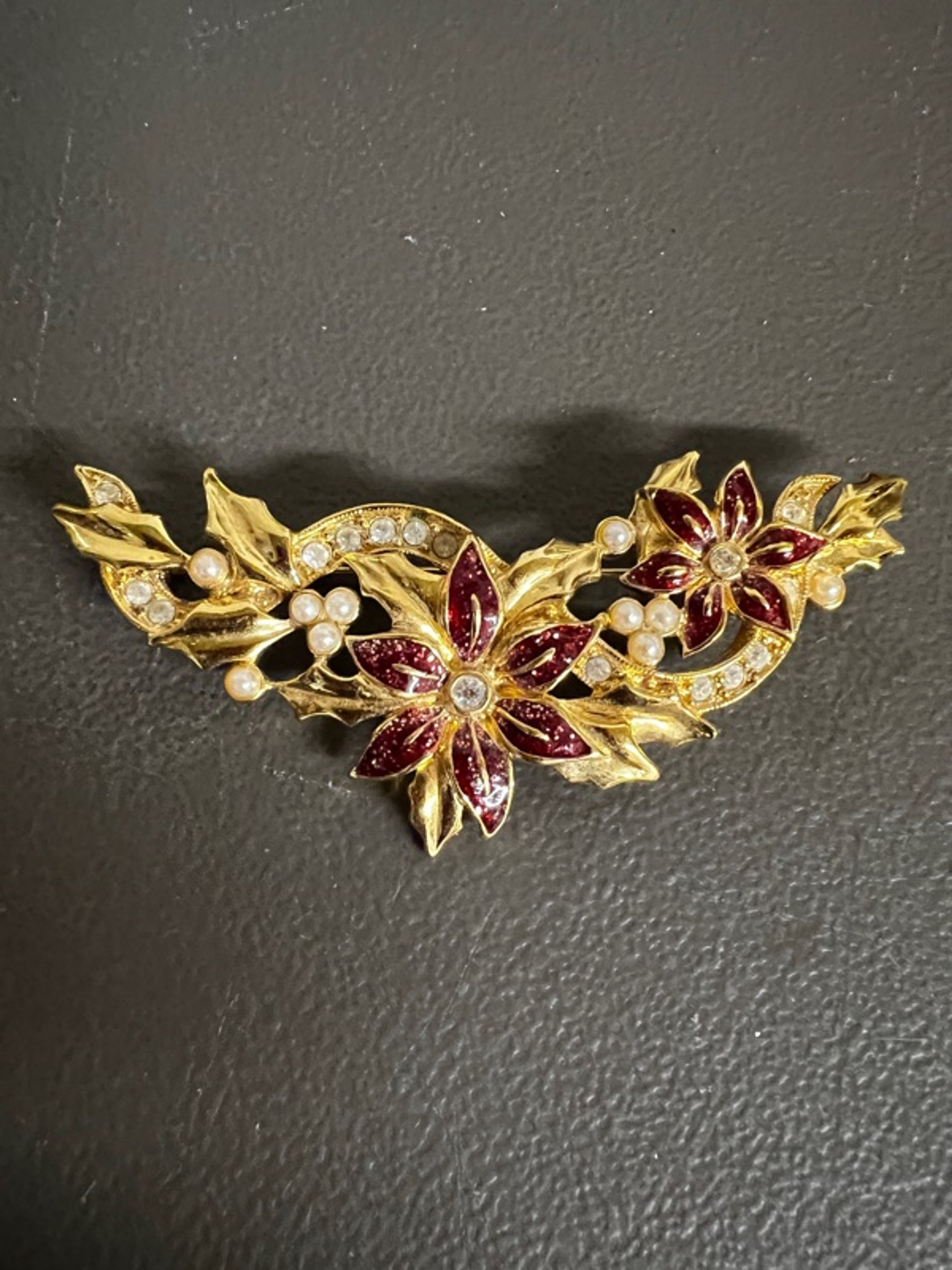 Avon Festive Treasures Poinsettia Brooch Gold Tone Red Enamel