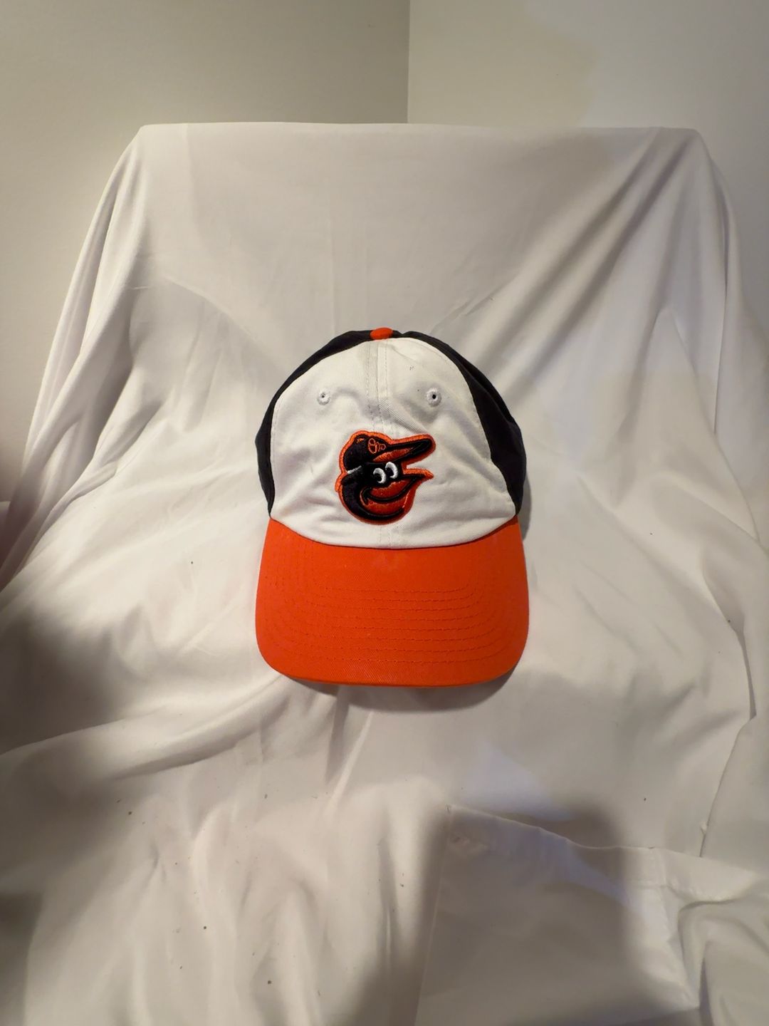 Baltimore Orioles Clean Up Strapback Hat – White/Black/Orange