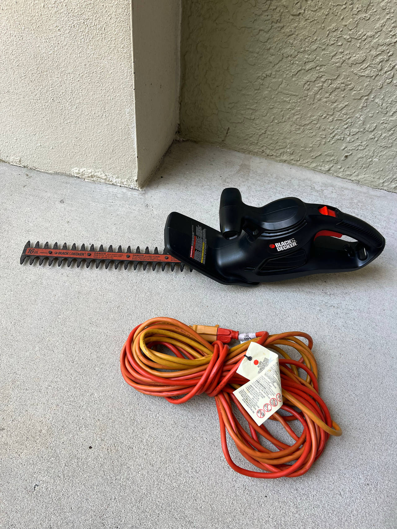 Black+Decker Electric Hedge Trimmer 16” with 50 Foot Cord