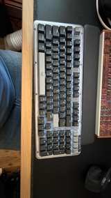 Logitech MX Mechanical Wireless Illuminated Keyboard - Image 2