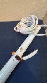 T3 SinglePass Curl 1.25" Professional Ceramic Curling Iron - Image 2