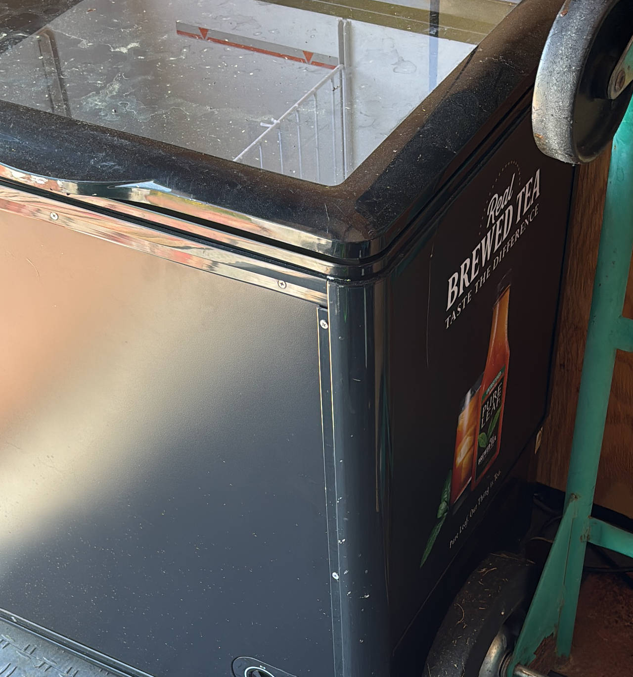 Pure Leaf Commercial Glass Top Chest Freezer
