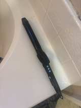 Bio Ionic GrapheneMX Long Barrel Curling Iron 1" - Image 1