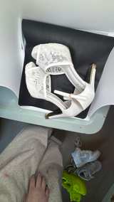 Jidifu White Lace Peep Toe Block Heels - Image 3