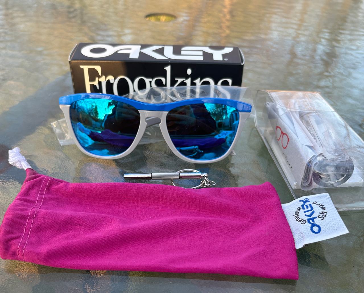 Oakley Frogskins Sunglasses