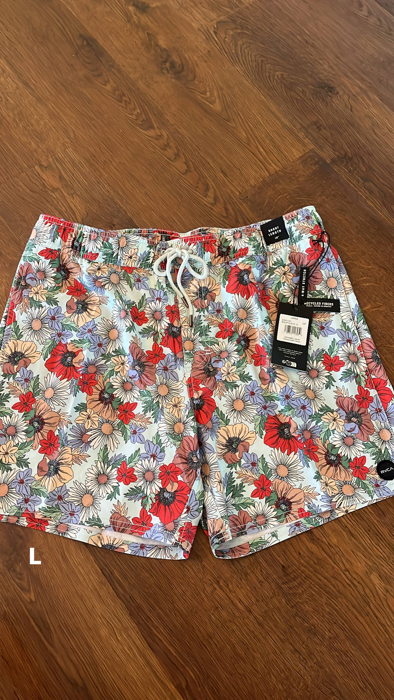 New with tags RVCA Men's Eastern Floral Elastic Shorts large