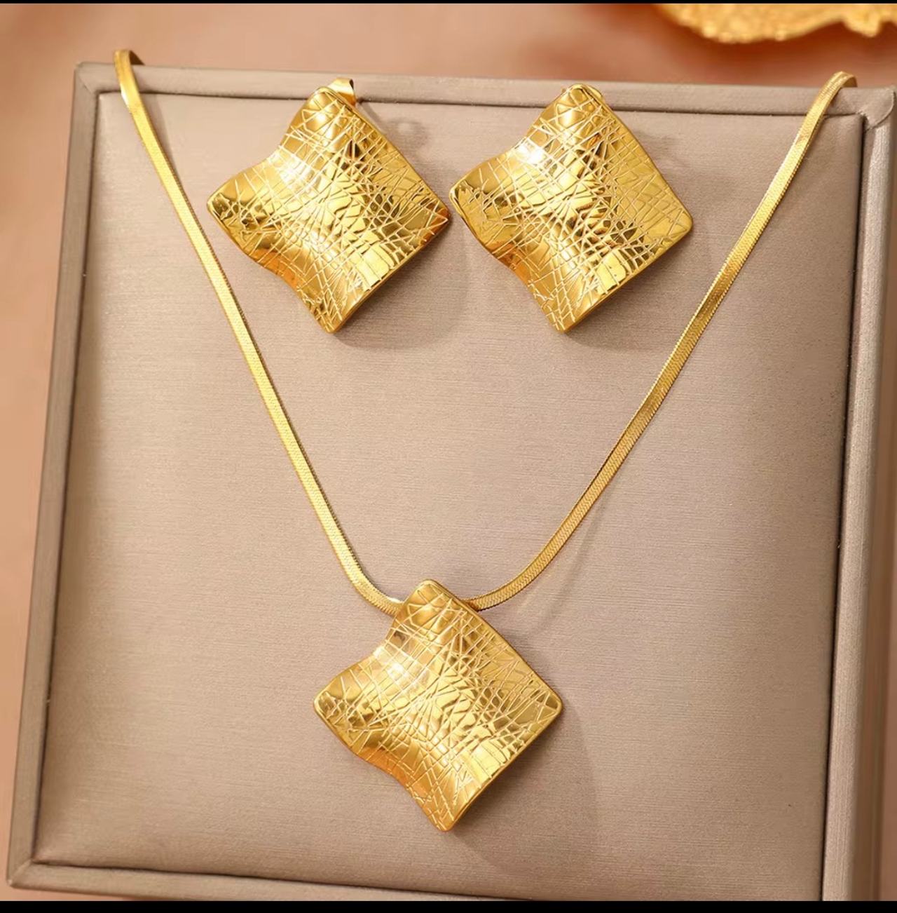 Gold Textured Wavy Square Necklace and Earring Set
