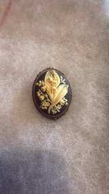 Vintage Lily of the Valley Cameo Brooch - Image 5