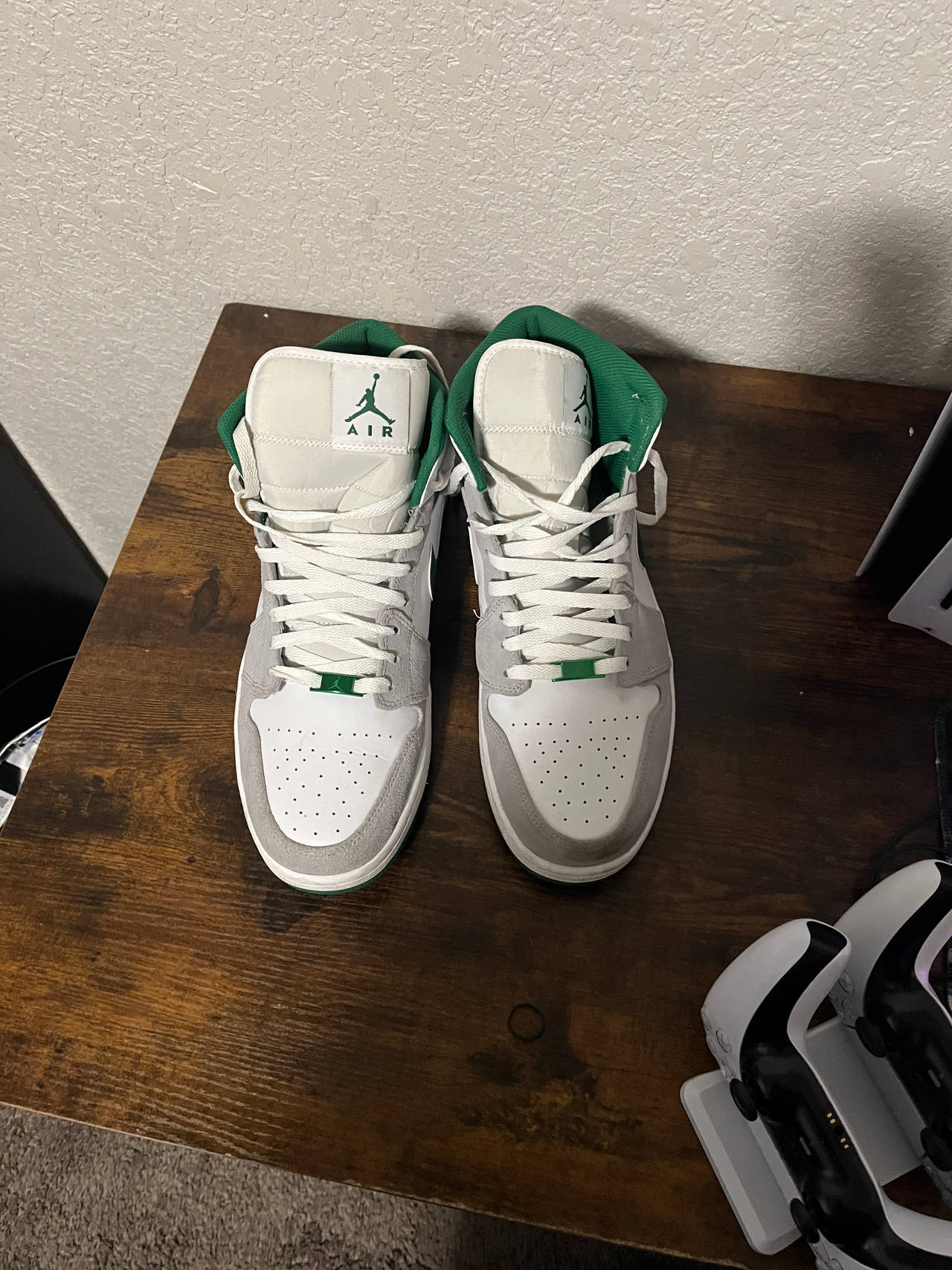 Air Jordan 1 Mid se