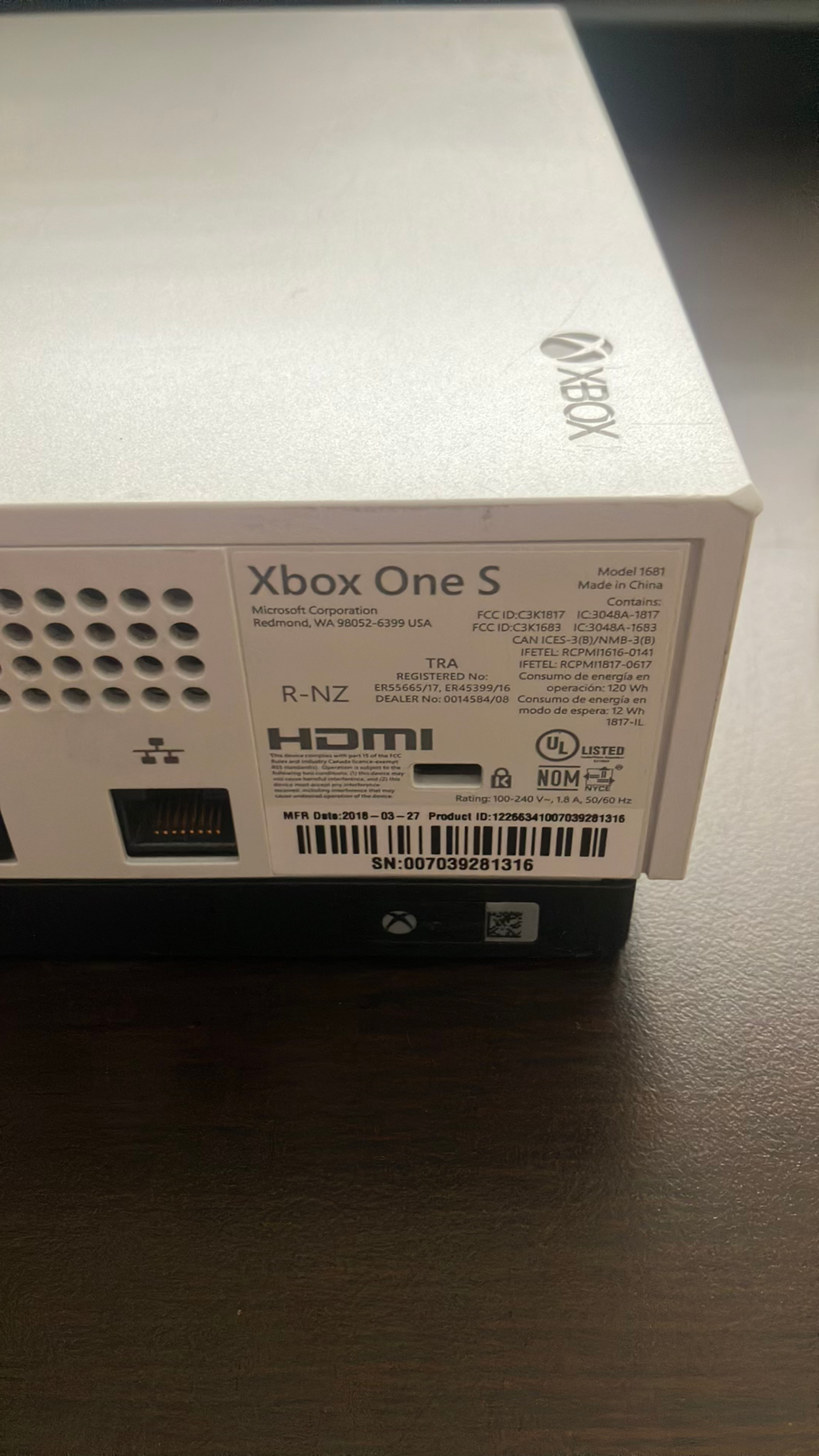 Microsoft Xbox One S - Image 3