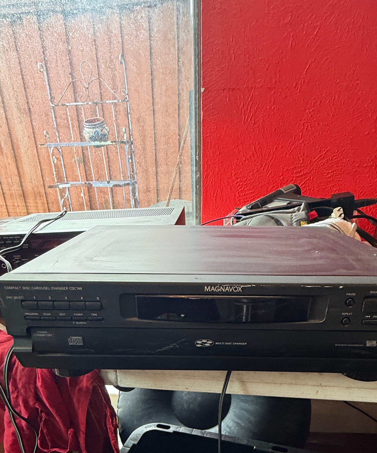 Magnavox CDC748 5-Disc Carousel CD Changer