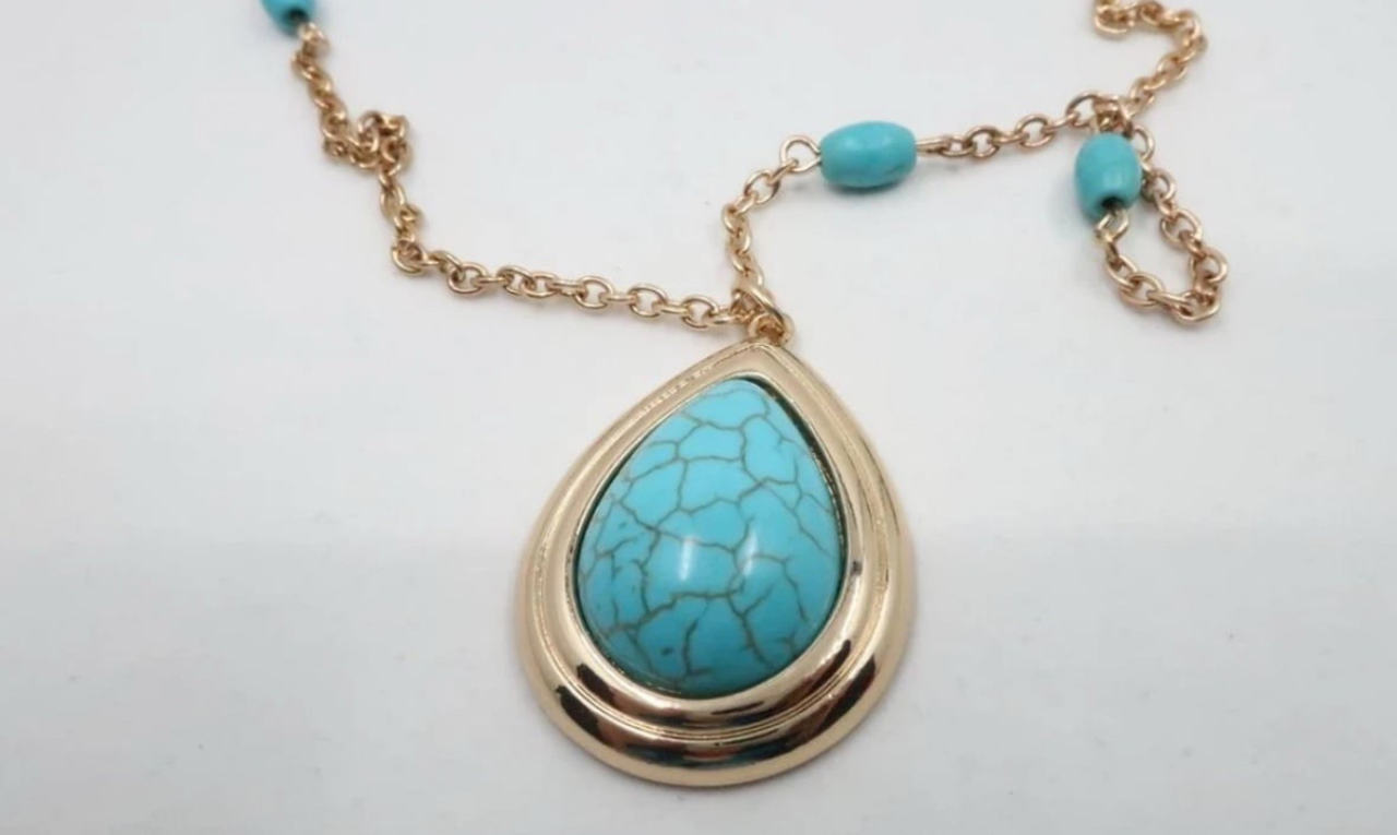 Turquoise Pendant Necklace