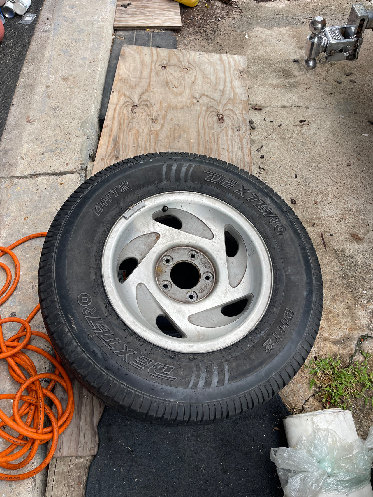 Dextero DHT2 Tire with Steel Wheel