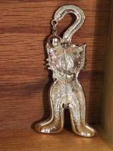 JJ Vintage Christmas Cat Brooch with Bell - Image 1