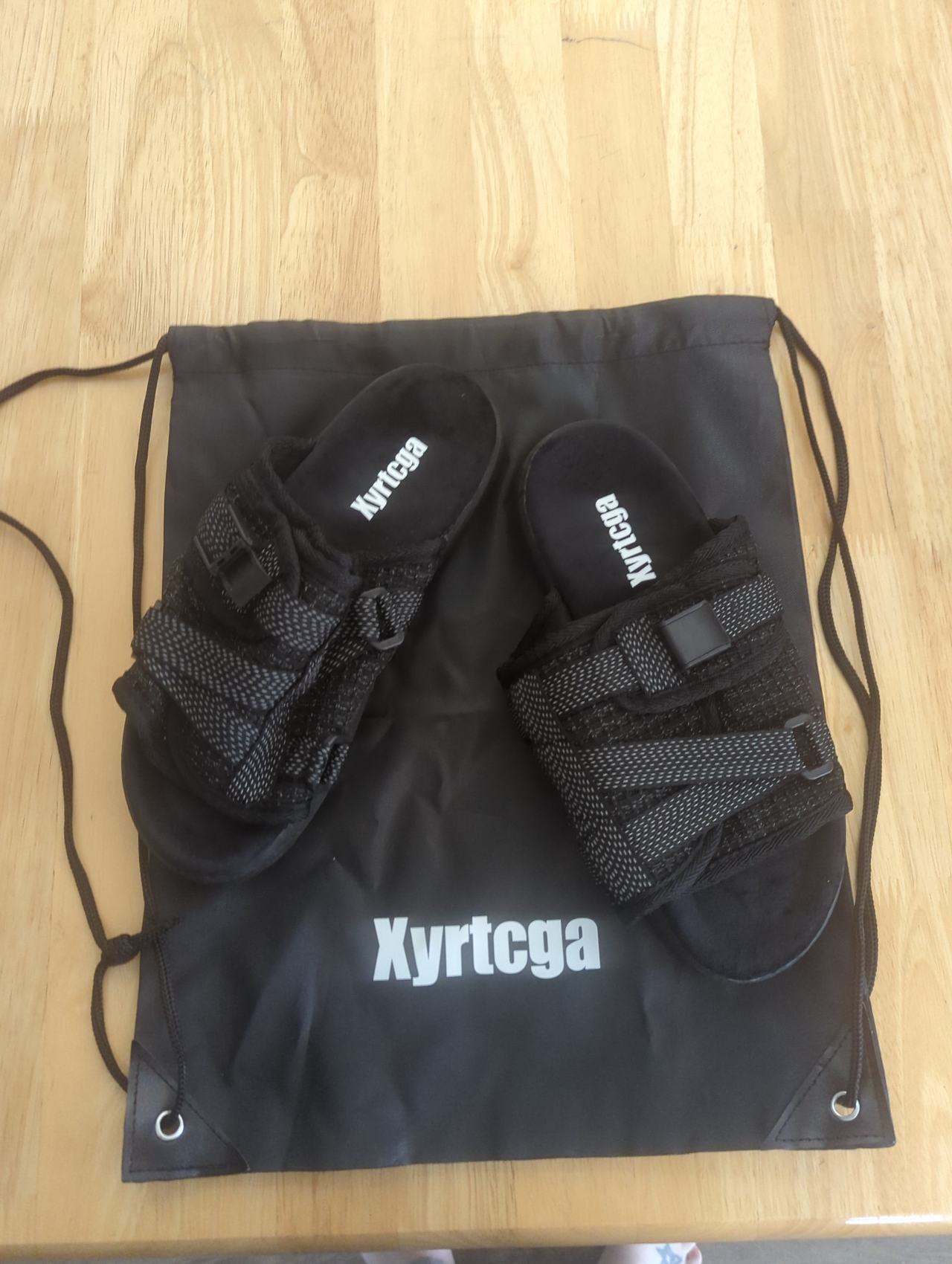 Xyrtcga Criss Cross Strap Slides