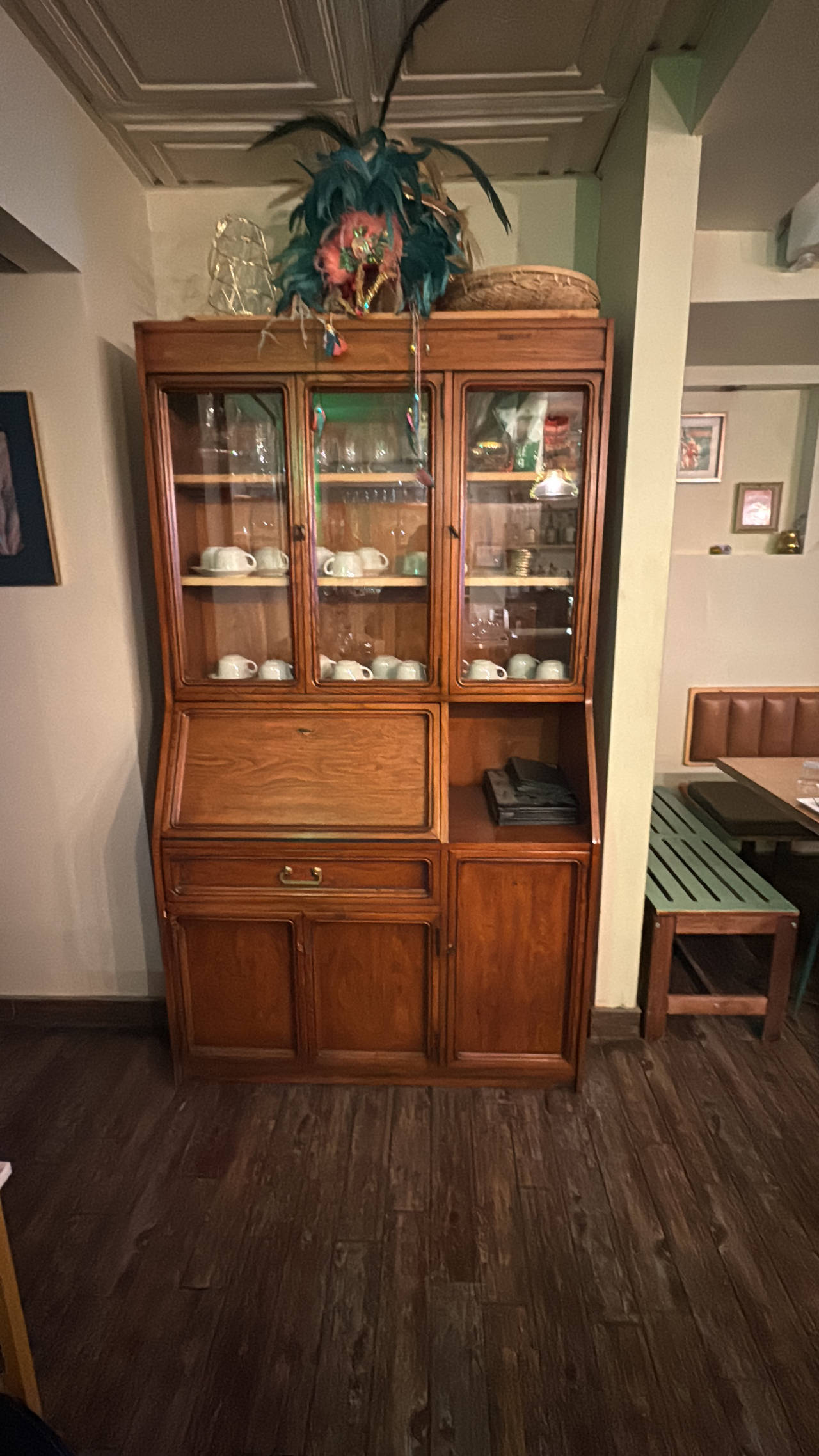 Vintage China Cabinet Hutch