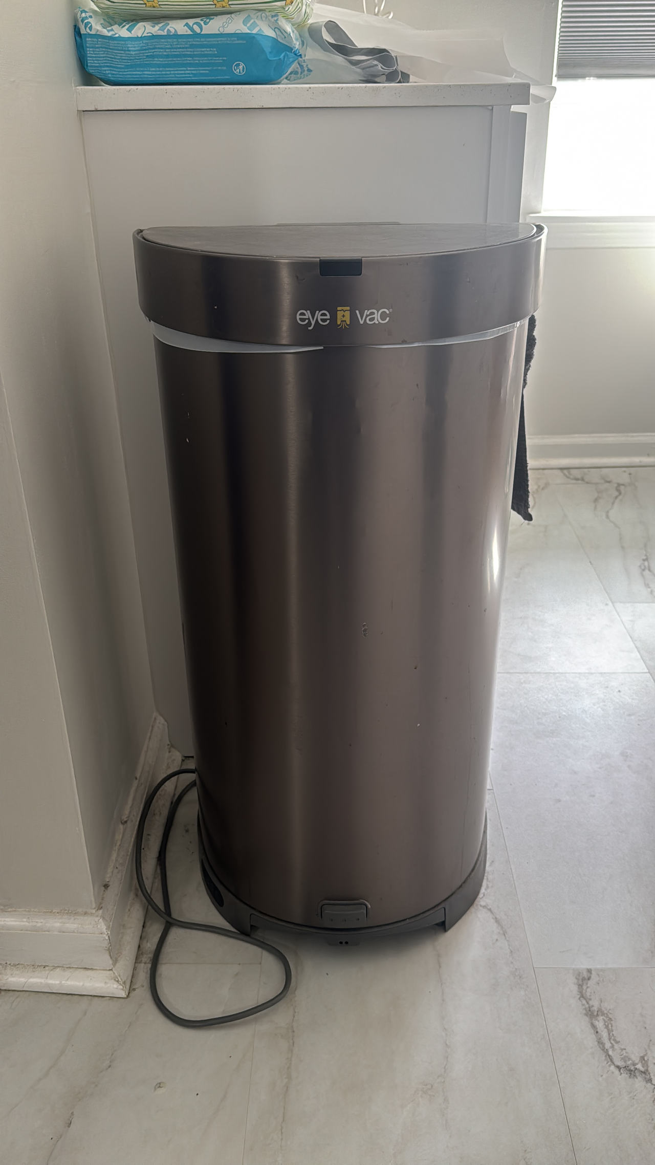 EyeVac Home Touchless Vacuum