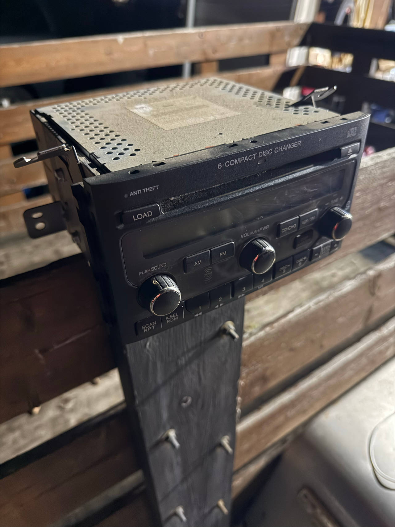 Honda OEM 6-Disc In-Dash CD Changer Car Stereo