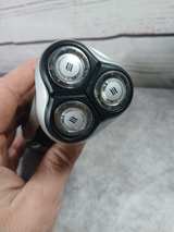 Philips Norelco 7810XL Sensotec Men's Shaver - Image 4