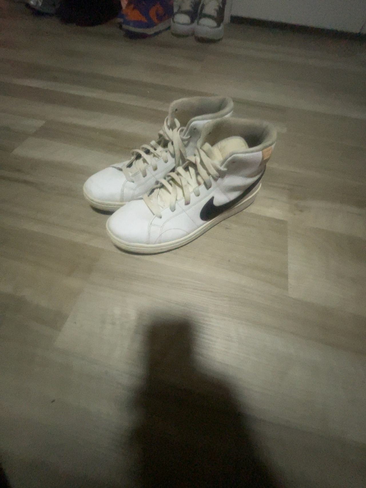 Nike Court Royale 2 Mid White/Black