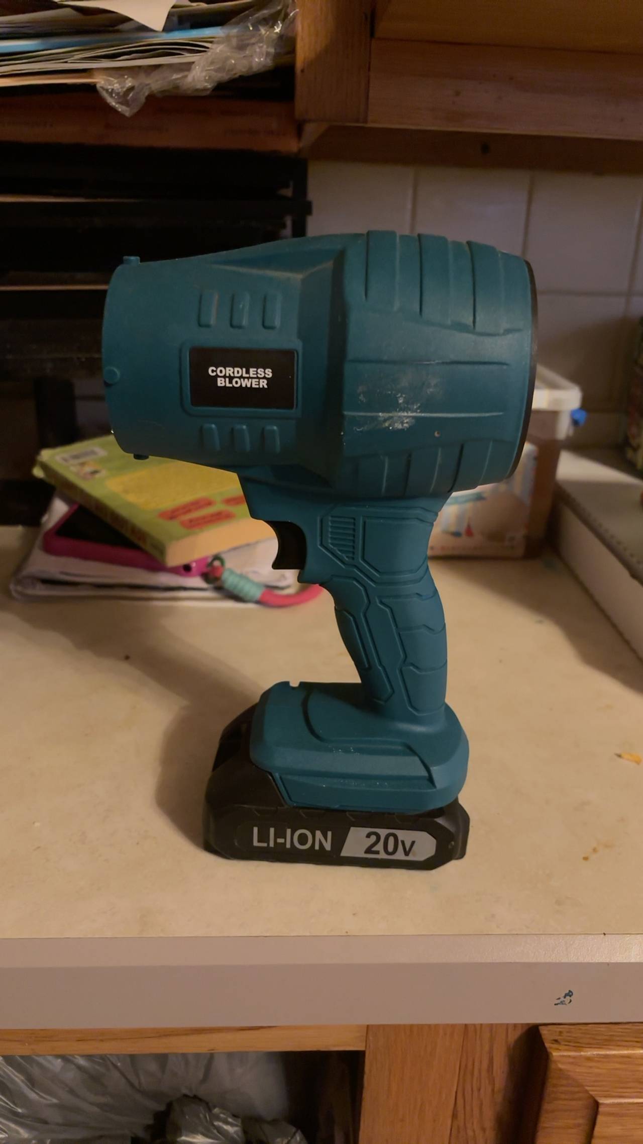 Sakerplus Portable Dust Cleaner Handheld Cordless Leaf Blower