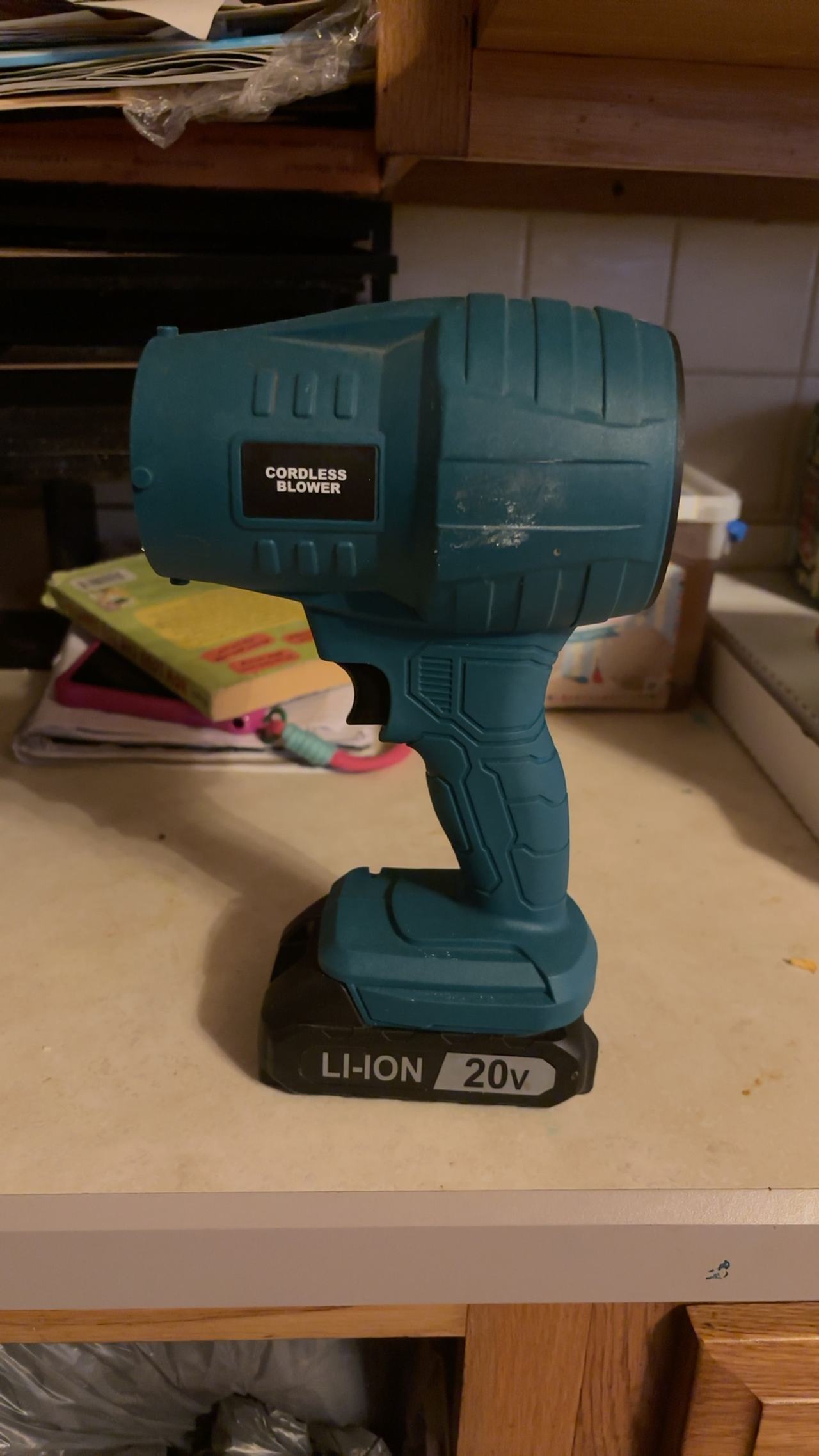 Sakerplus Portable Dust Cleaner Handheld Cordless Leaf Blower