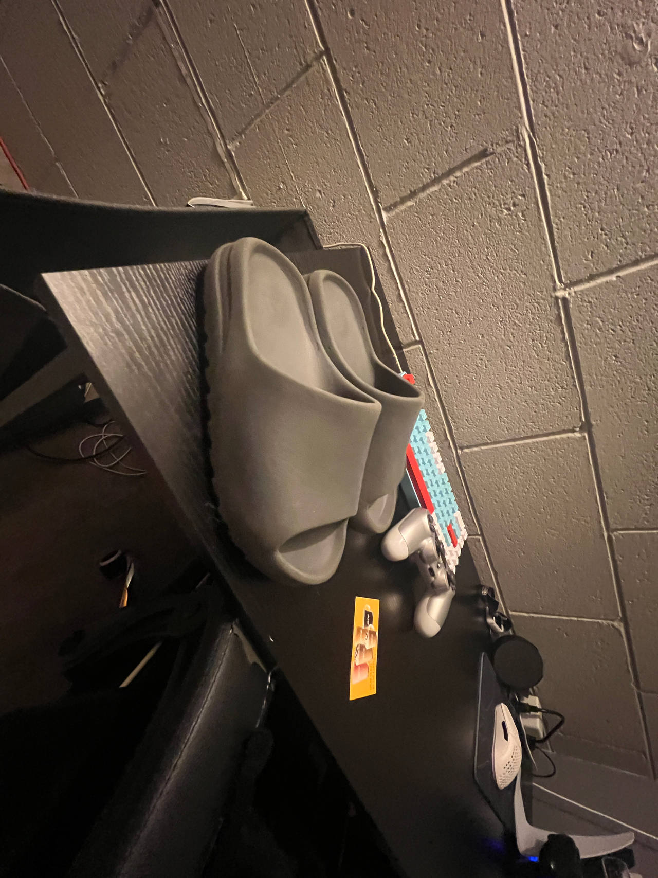 Adidas Yeezy Slide