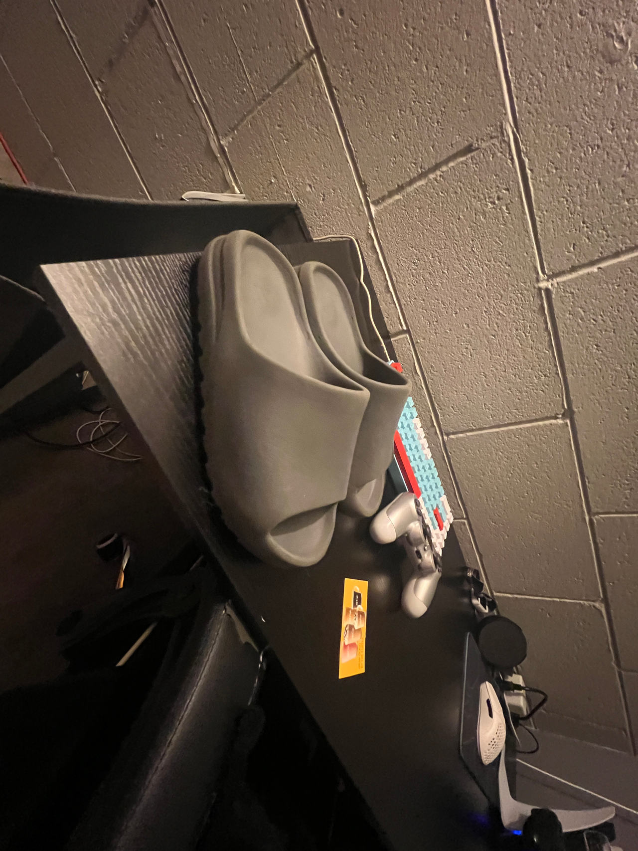 Adidas Yeezy Slide