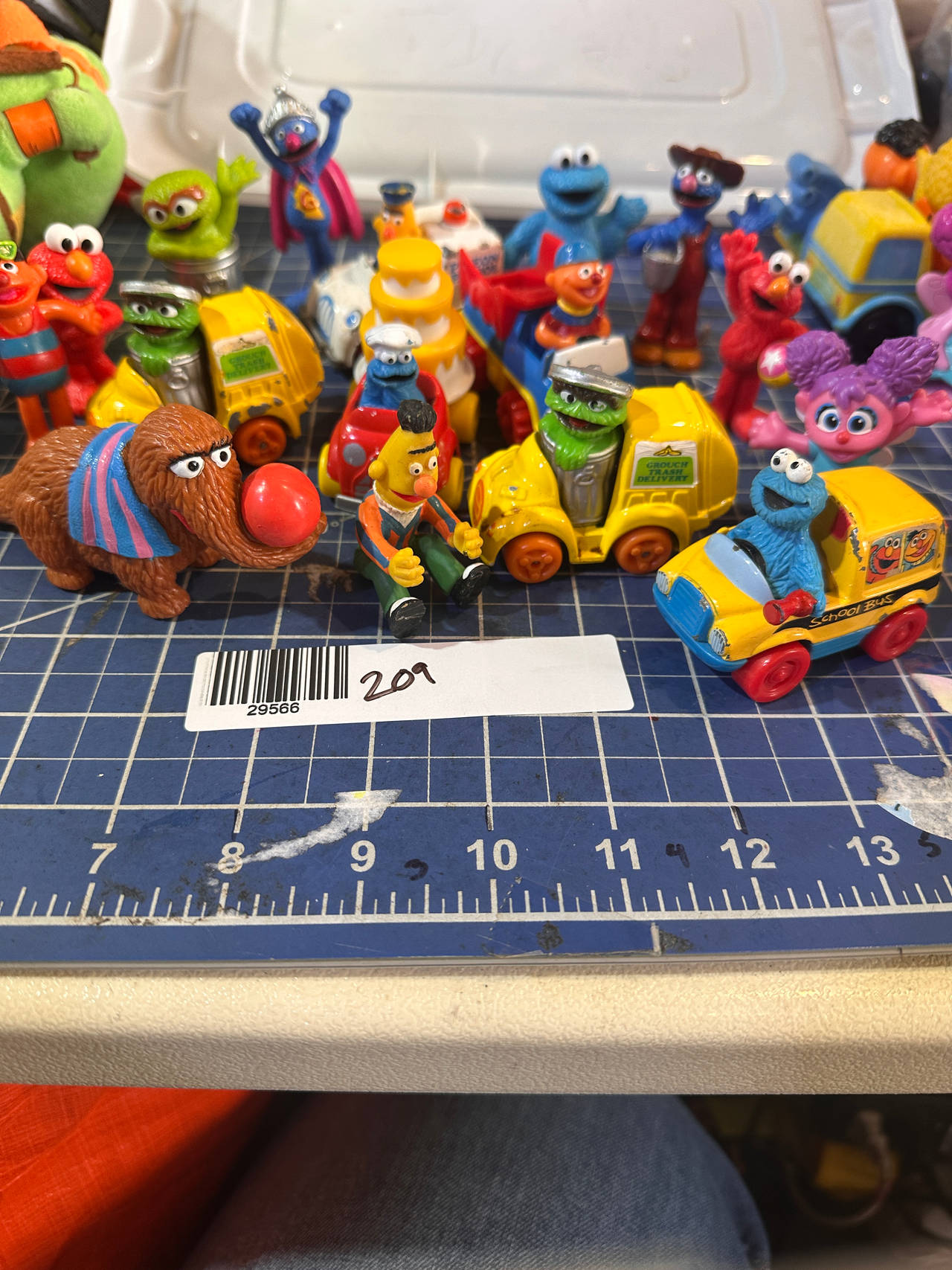 Sesame Street Toy Figure diecast car vintage 1980s 209