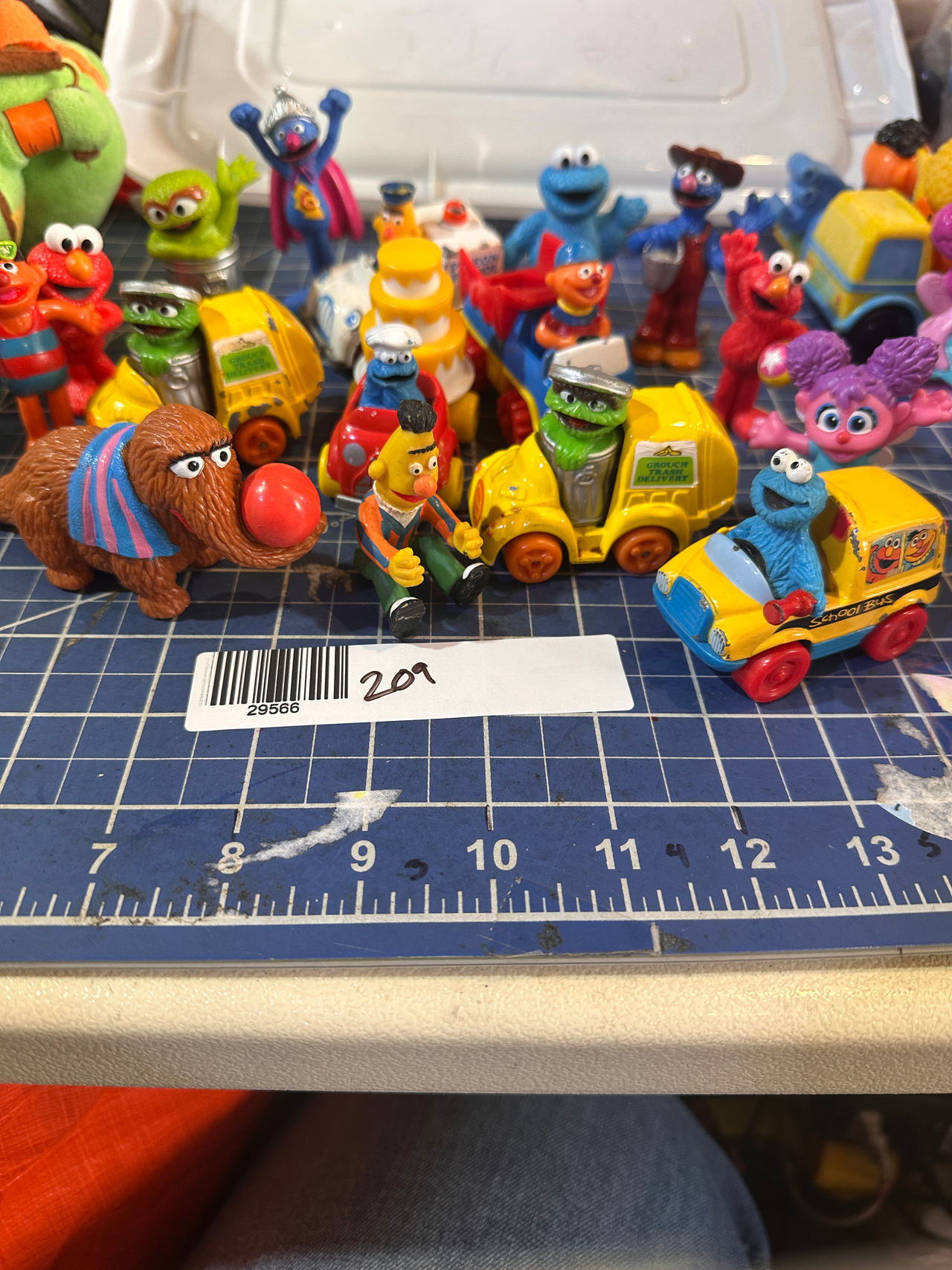 Sesame Street Toy Figure diecast car vintage 1980s 209