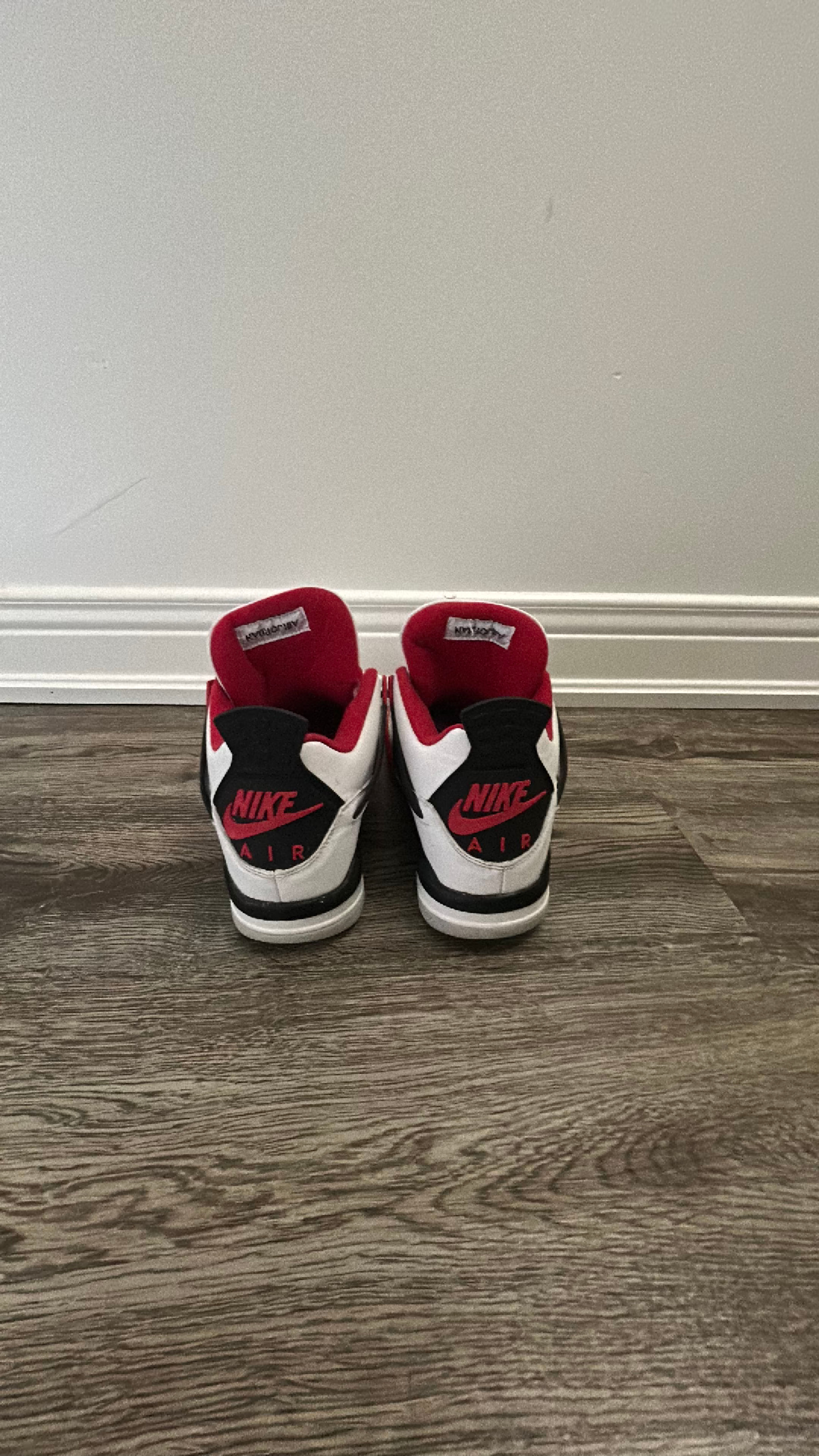 Air Jordan 4 Retro 'Fire Red' - Image 3