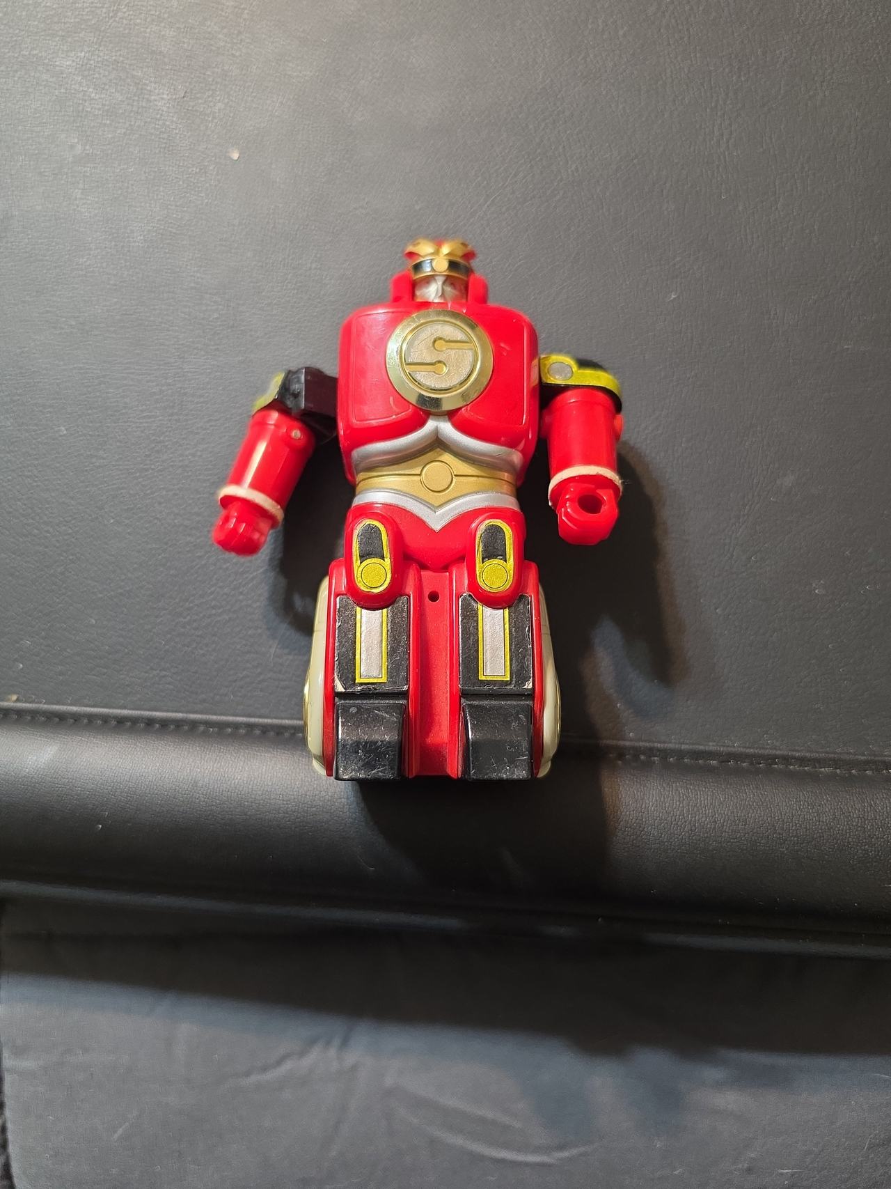 Power Rangers Ninja Storm Red Hawkzord Action Figure