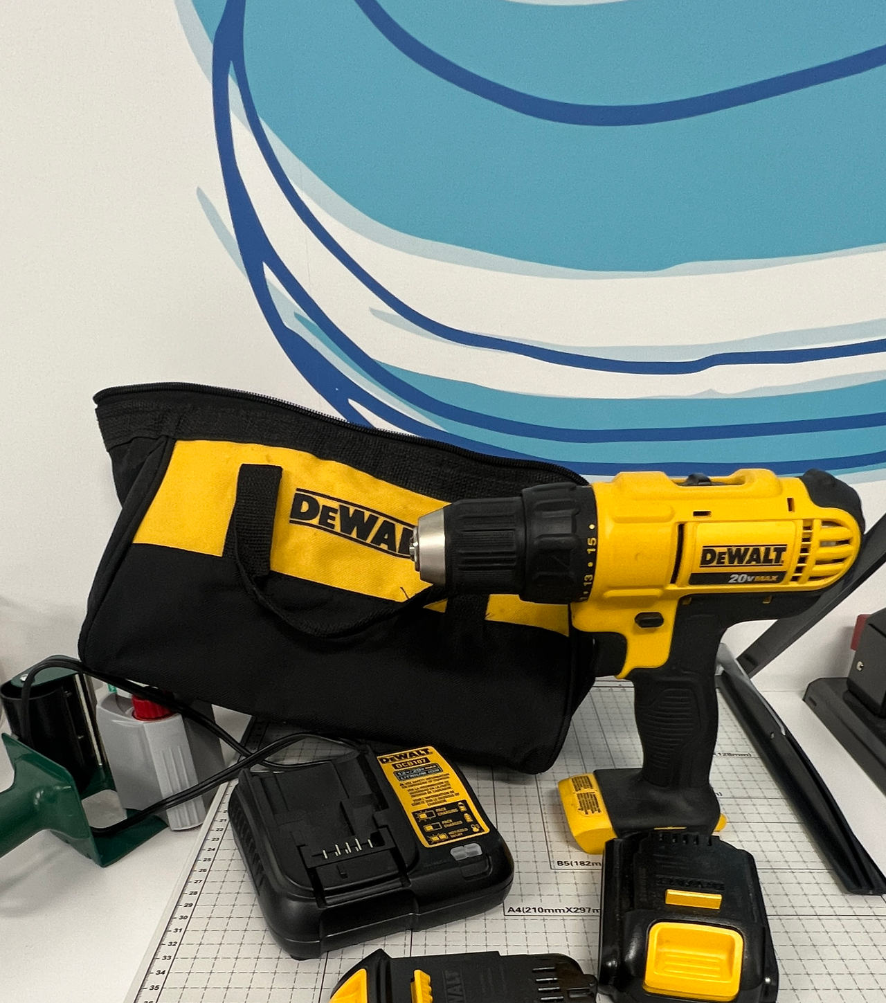 DeWalt 20V Max Cordless Drill/Driver Kit