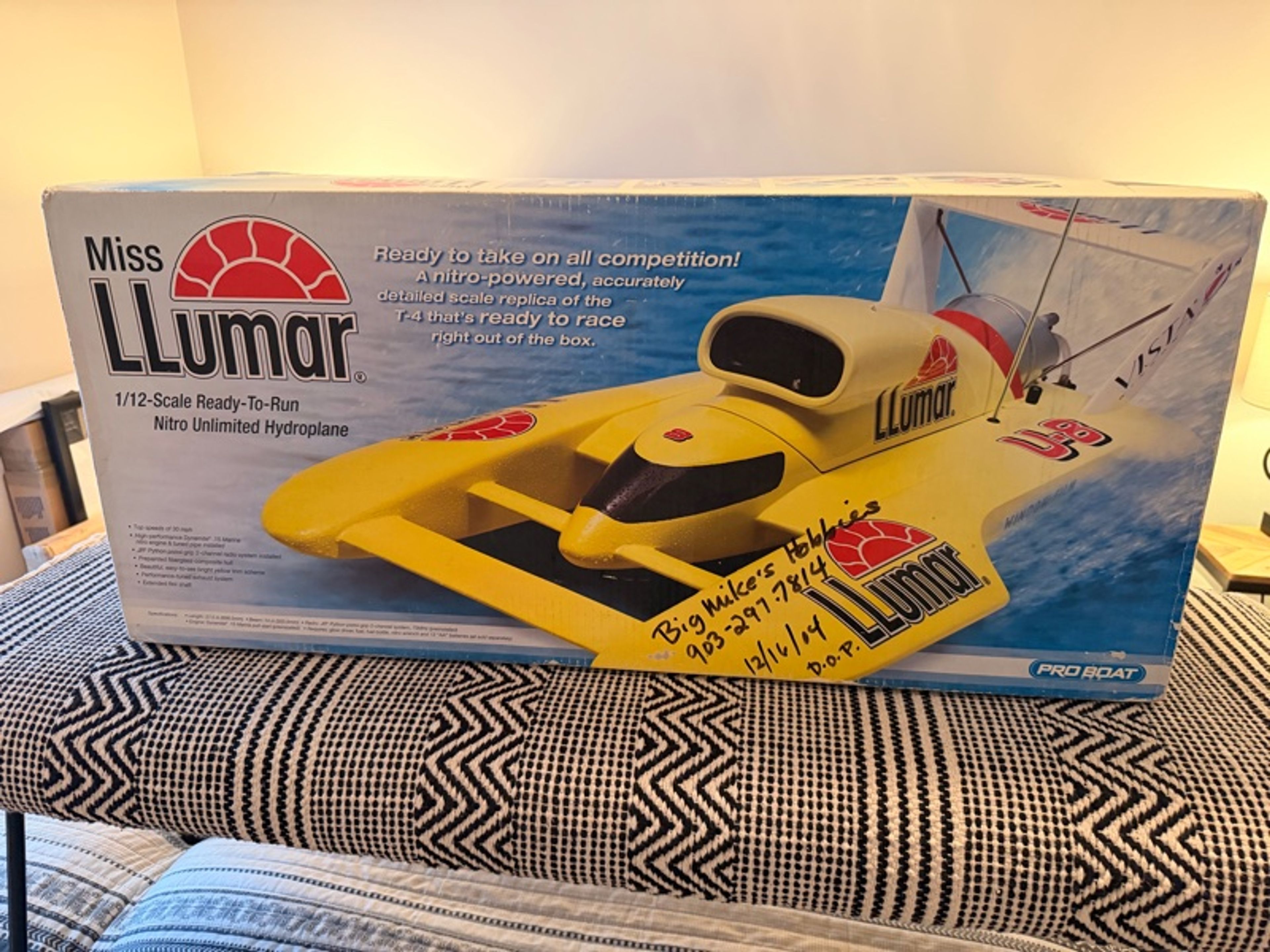 Llumar U-8 1/8 Scale Nitro Hydroplane RC Boat New In Box - Image 2