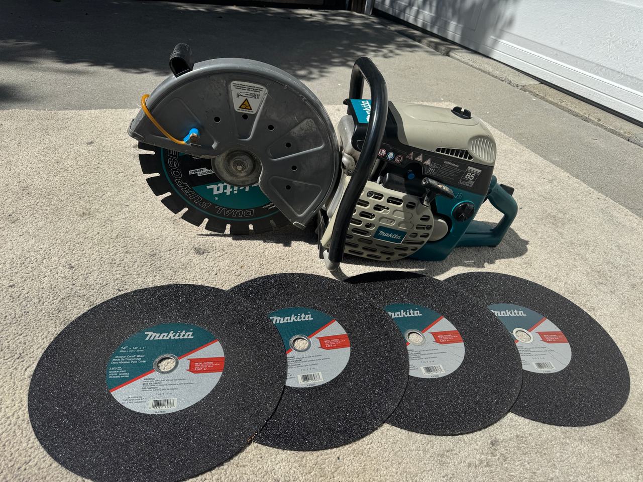 Makita DPC7311 14" Gas Power Cutter