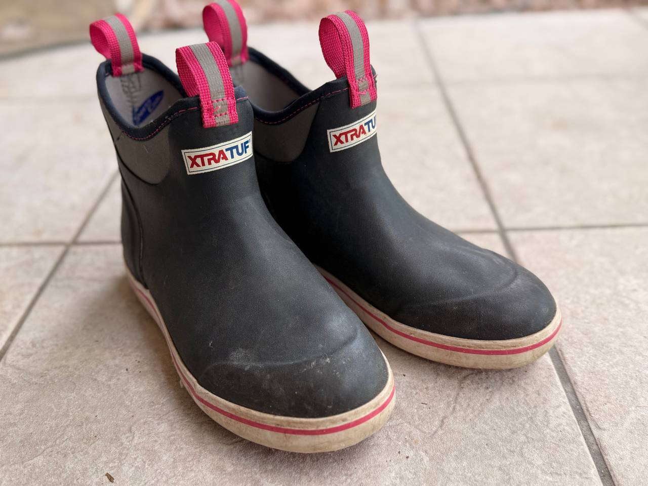 XTRATUF Women's 6" Ankle Deck Boot size 6