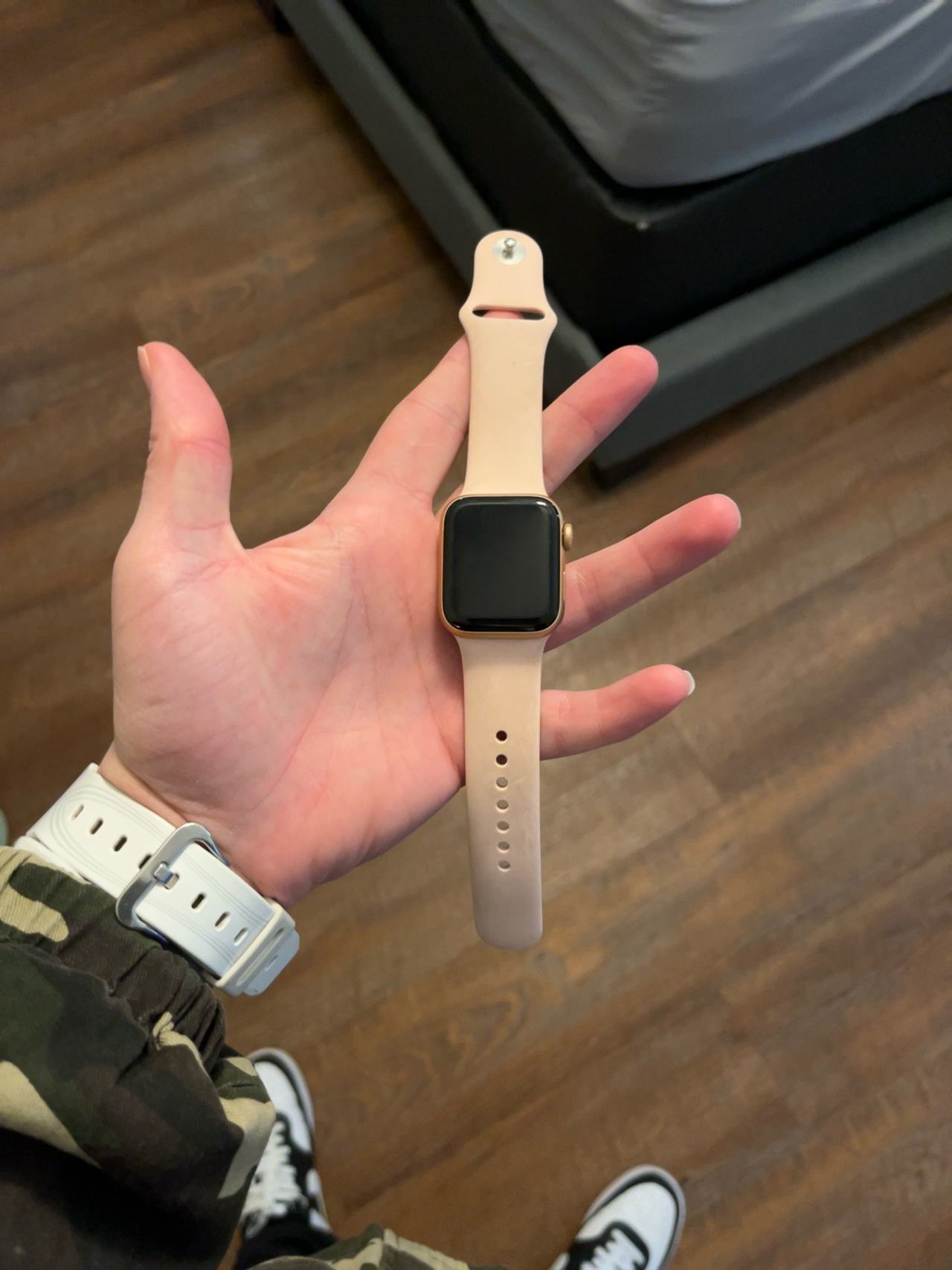 Apple Watch Series 5 40mm Pink Sand