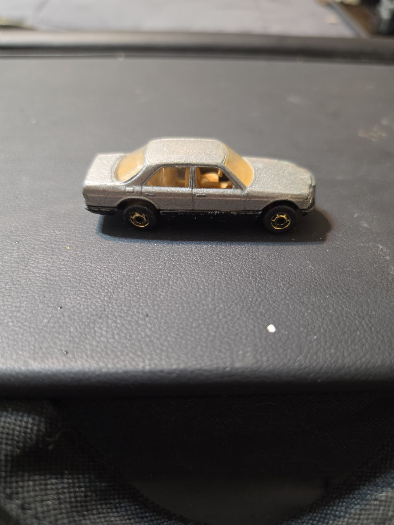 Matchbox Mercedes-Benz 500 SEC