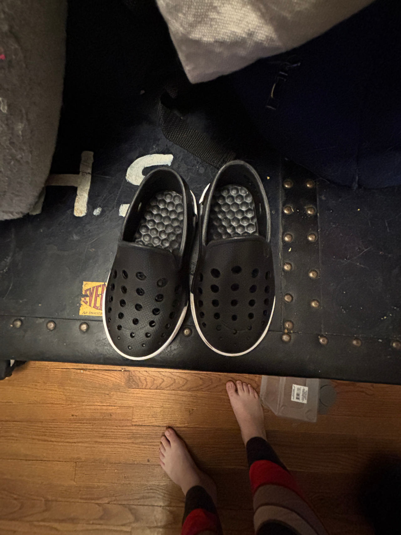 Kids slide on shoes size 7